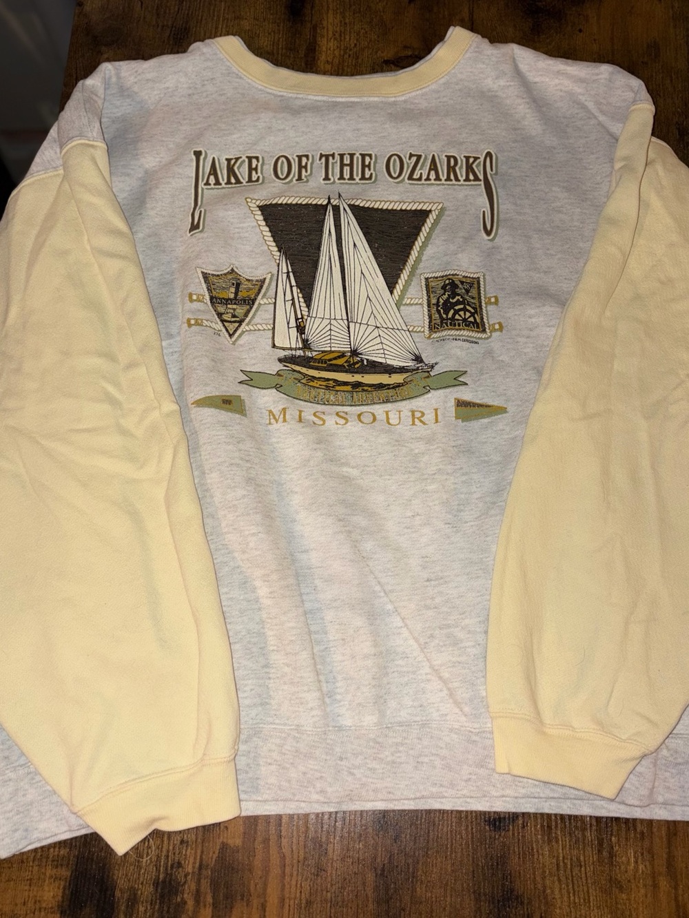 Vintage 90s Alore Lake of the Ozarks Missouri Graphic Crewneck Sweatshirt XL